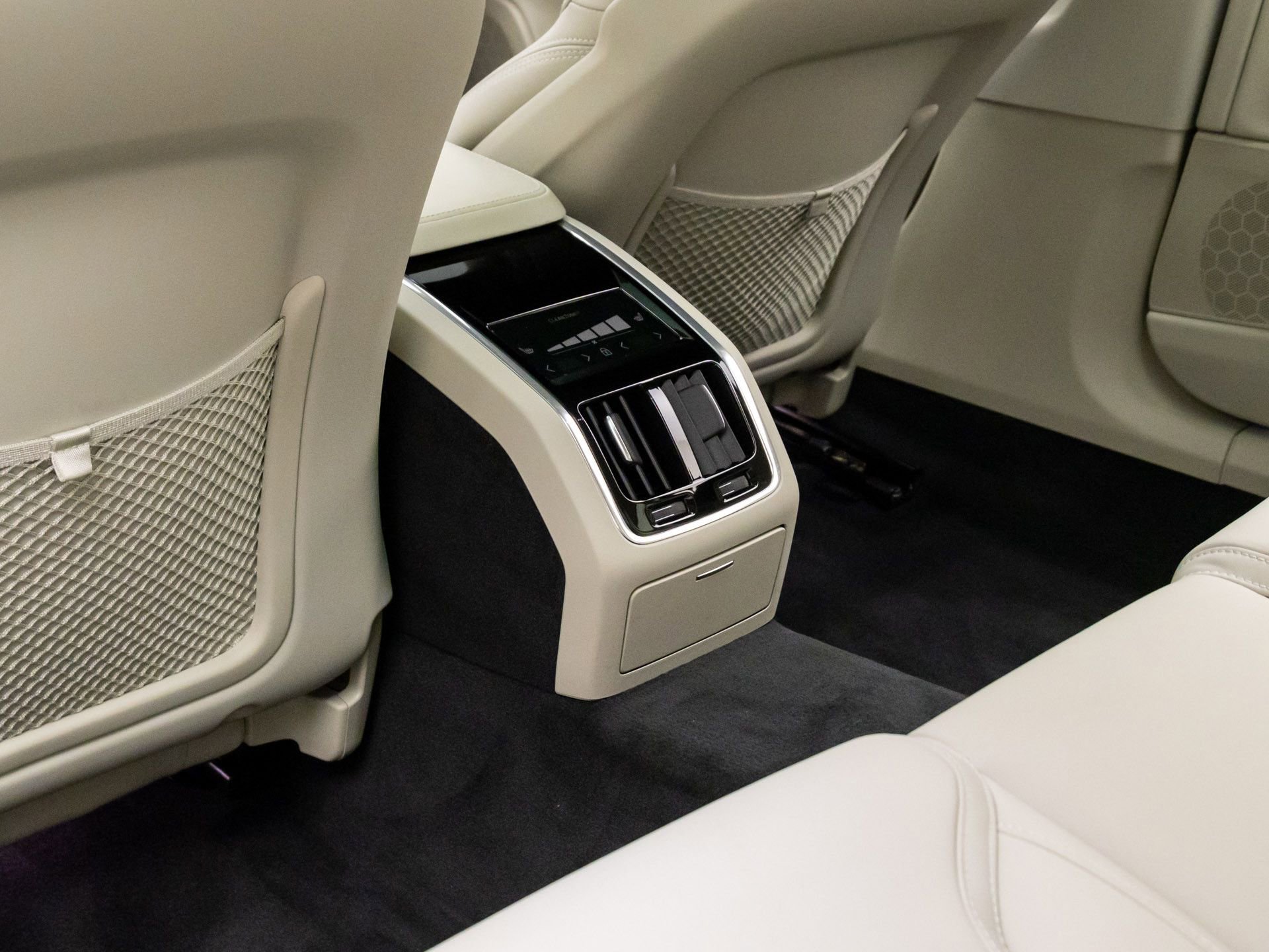 Used 2023 Volvo S90 B6 Ultimate image 19