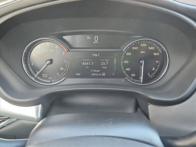 Used 2023 Cadillac XT4 Premium Luxury image 11