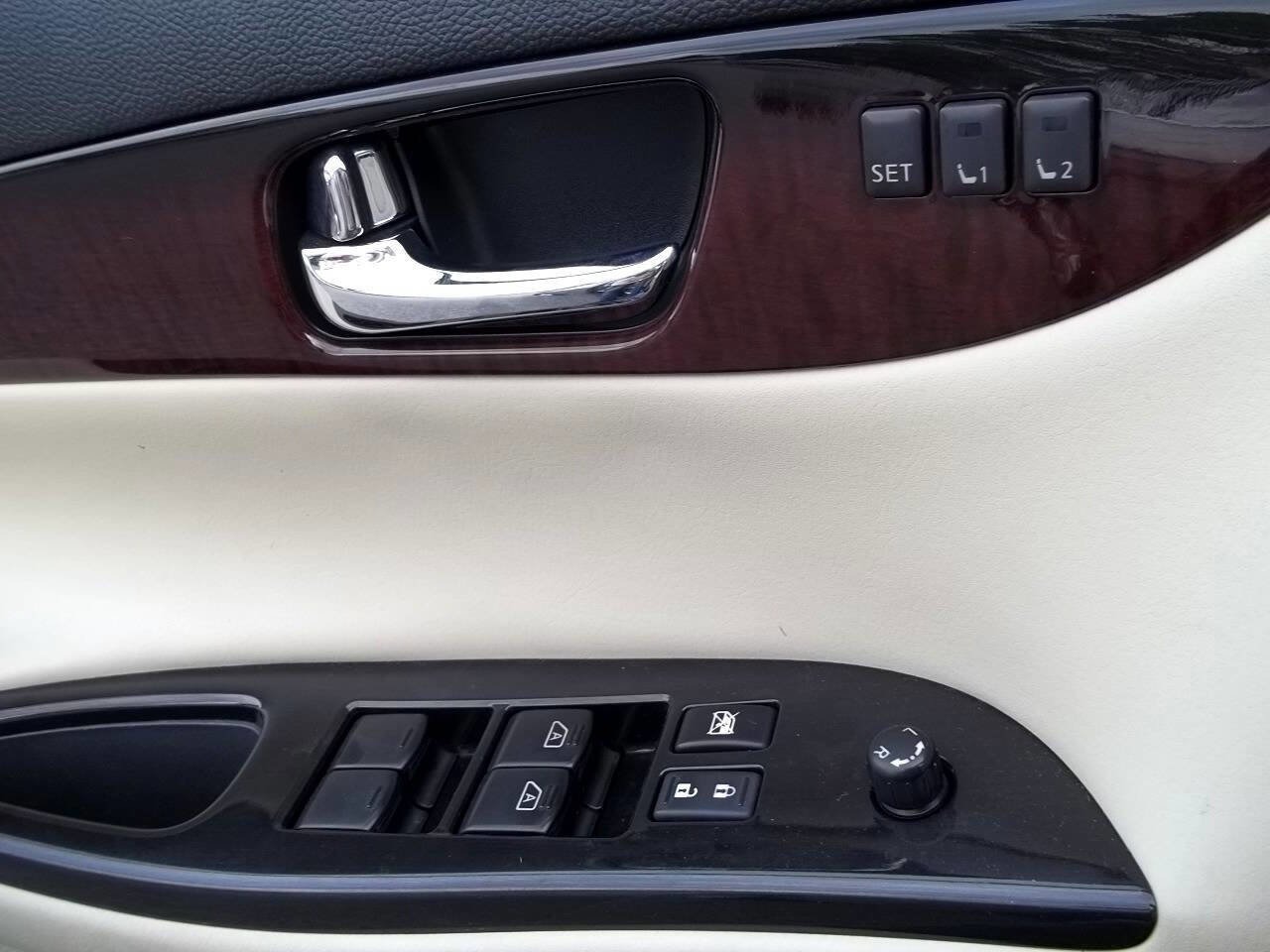 Used 2016 INFINITI QX50 AWD w/ Premium Plus Package image 14