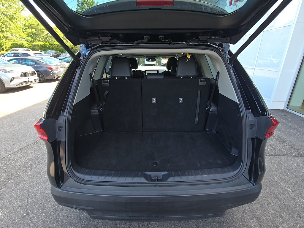 Certified 2025 Toyota Grand Highlander AWD image 9