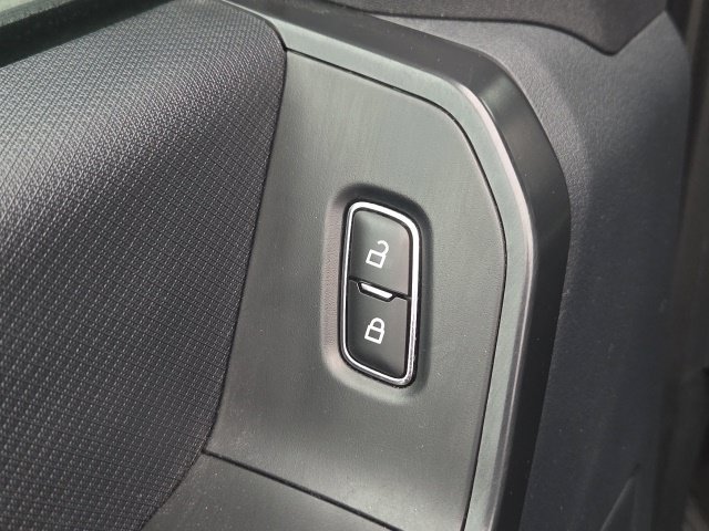 Used 2023 Ford F150 Lariat AWD/4WD image 18