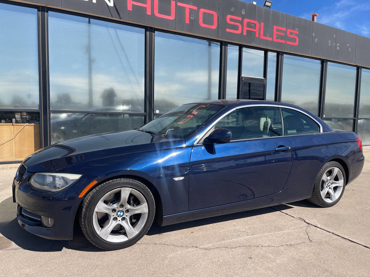 Used 2013 BMW 335i Convertible RWD image 26