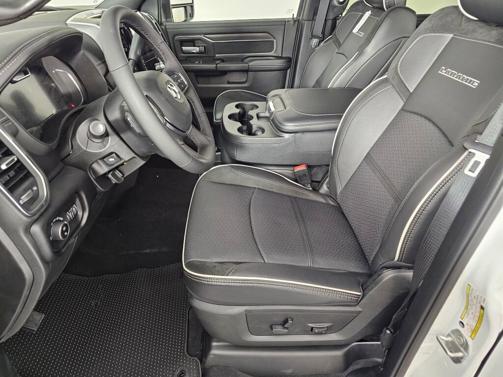 New 2026 RAM 2500 Laramie w/ Towing Technology Group AWD/4WD image 16