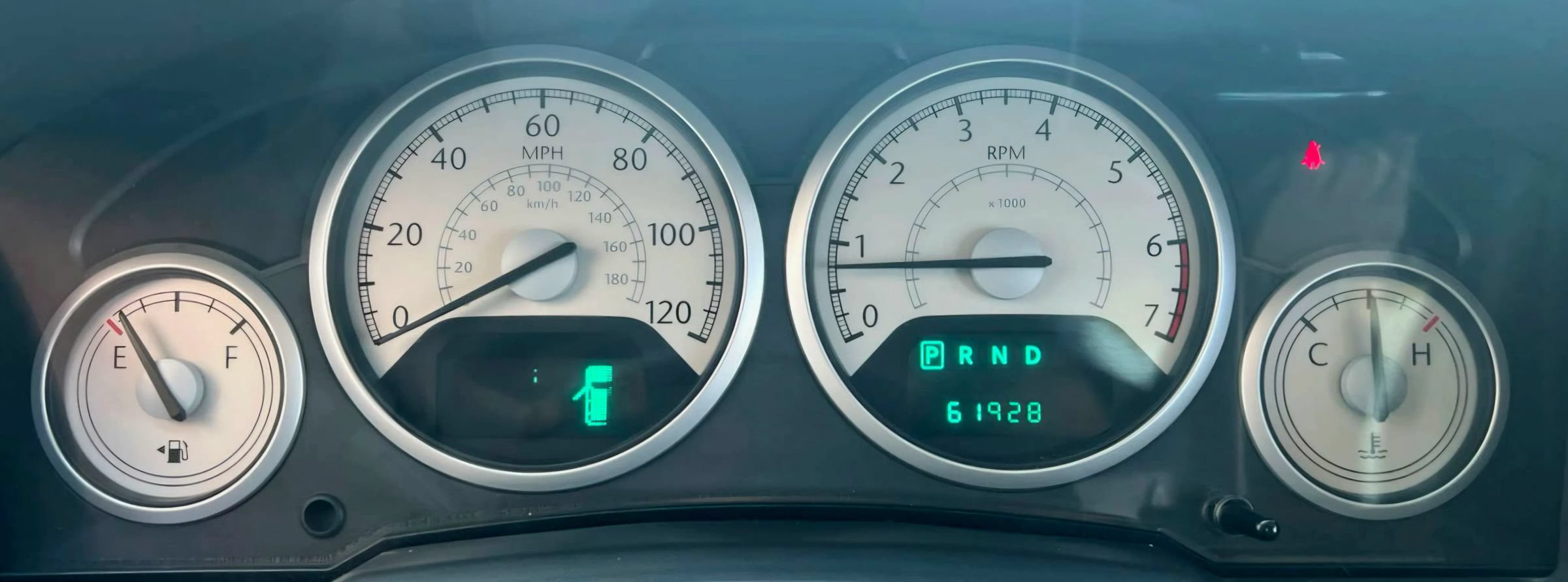 Used 2010 Chrysler Town & Country Touring Plus w/ Safetytec Group FWD image 32