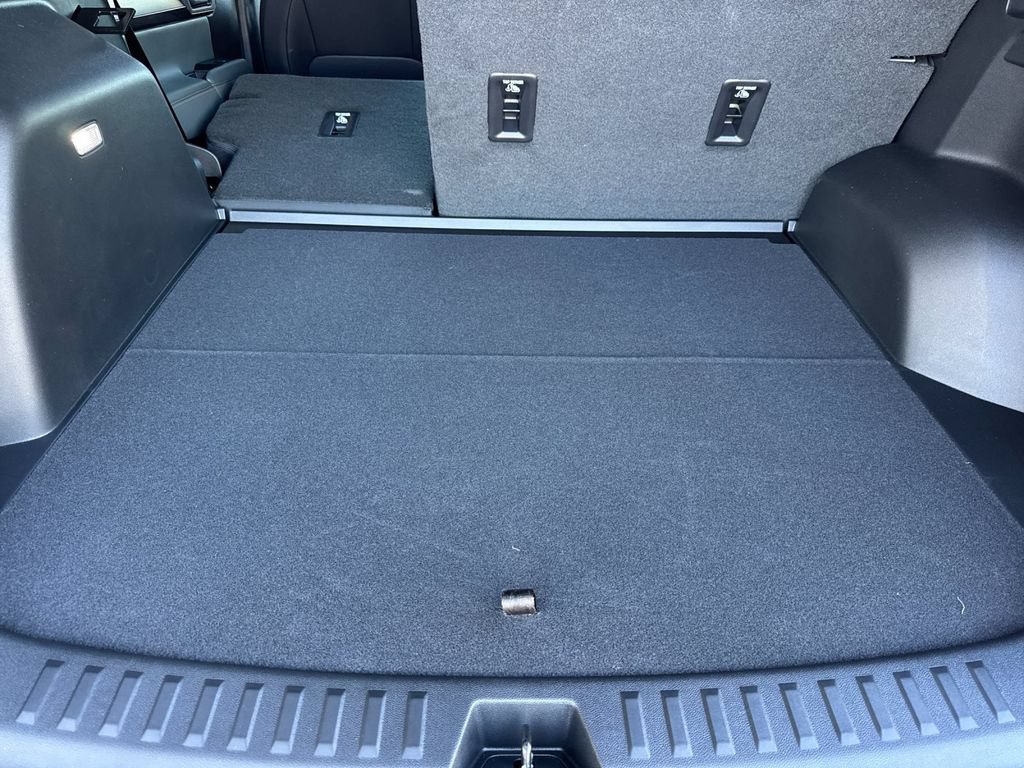 New 2027 GMC Terrain AT4 w/ LPO, Black Badging Package AWD/4WD image 14