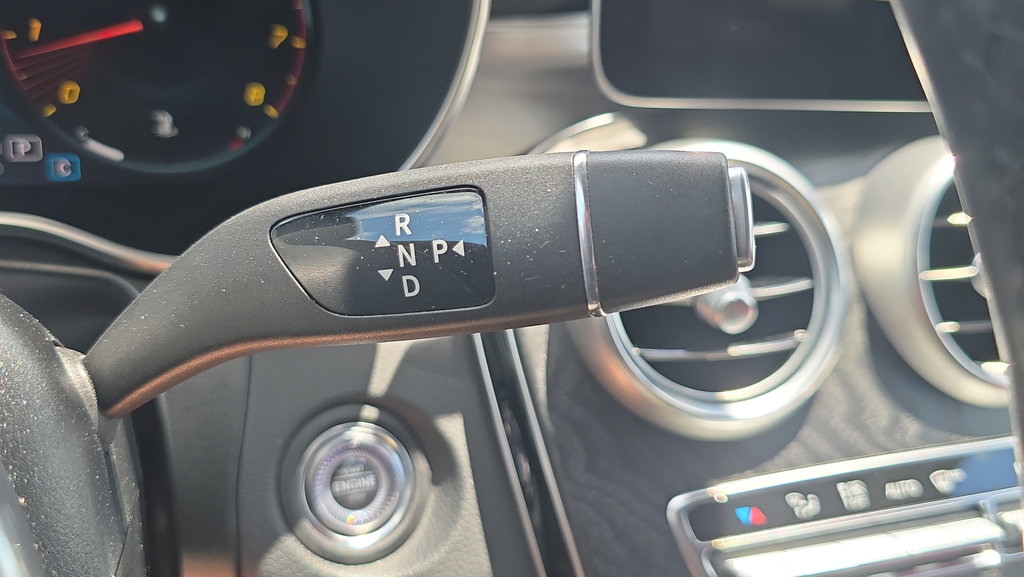 Used 2021 Mercedes-Benz GLC 300 4MATIC image 20