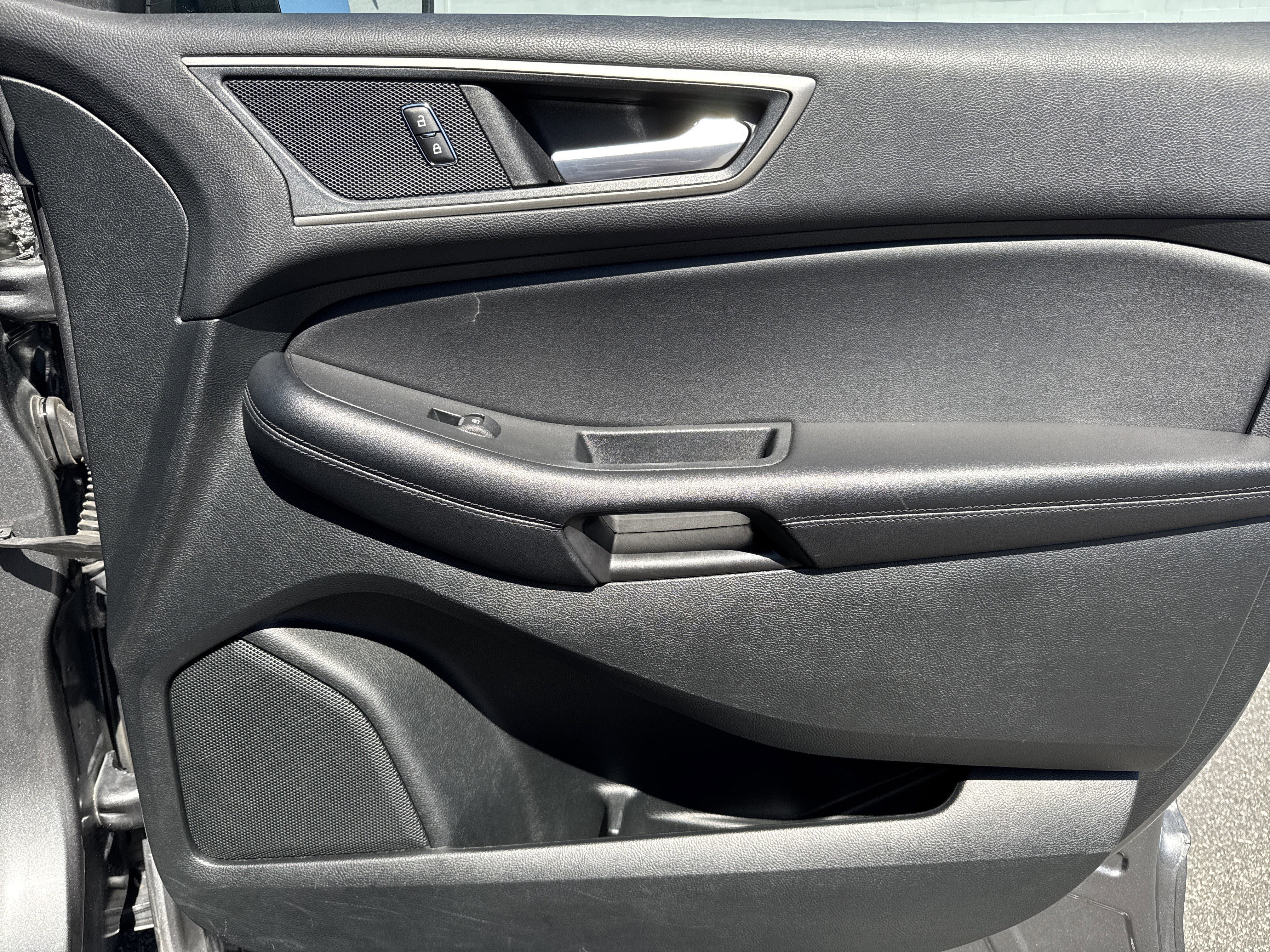 Used 2023 Ford Edge SEL image 19