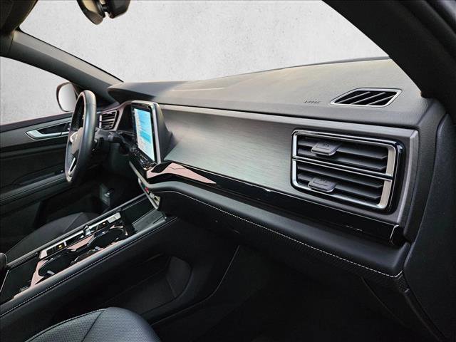 Used 2025 Volkswagen Atlas Cross Sport SE image 21