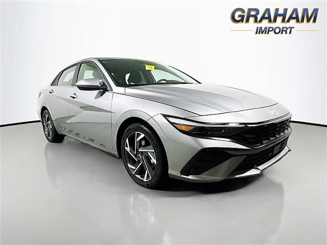 Certified 2025 Hyundai Elantra SEL image 1