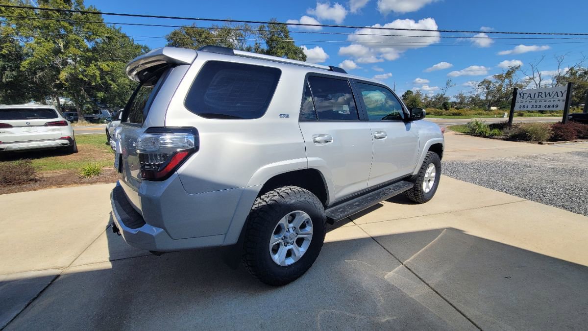 Used 2024 Toyota 4Runner SR5 image 5