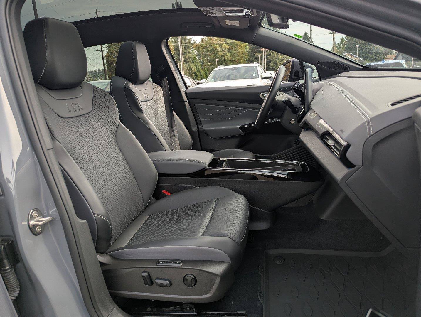 Certified 2023 Volkswagen ID.4 Pro S AWD/4WD image 36