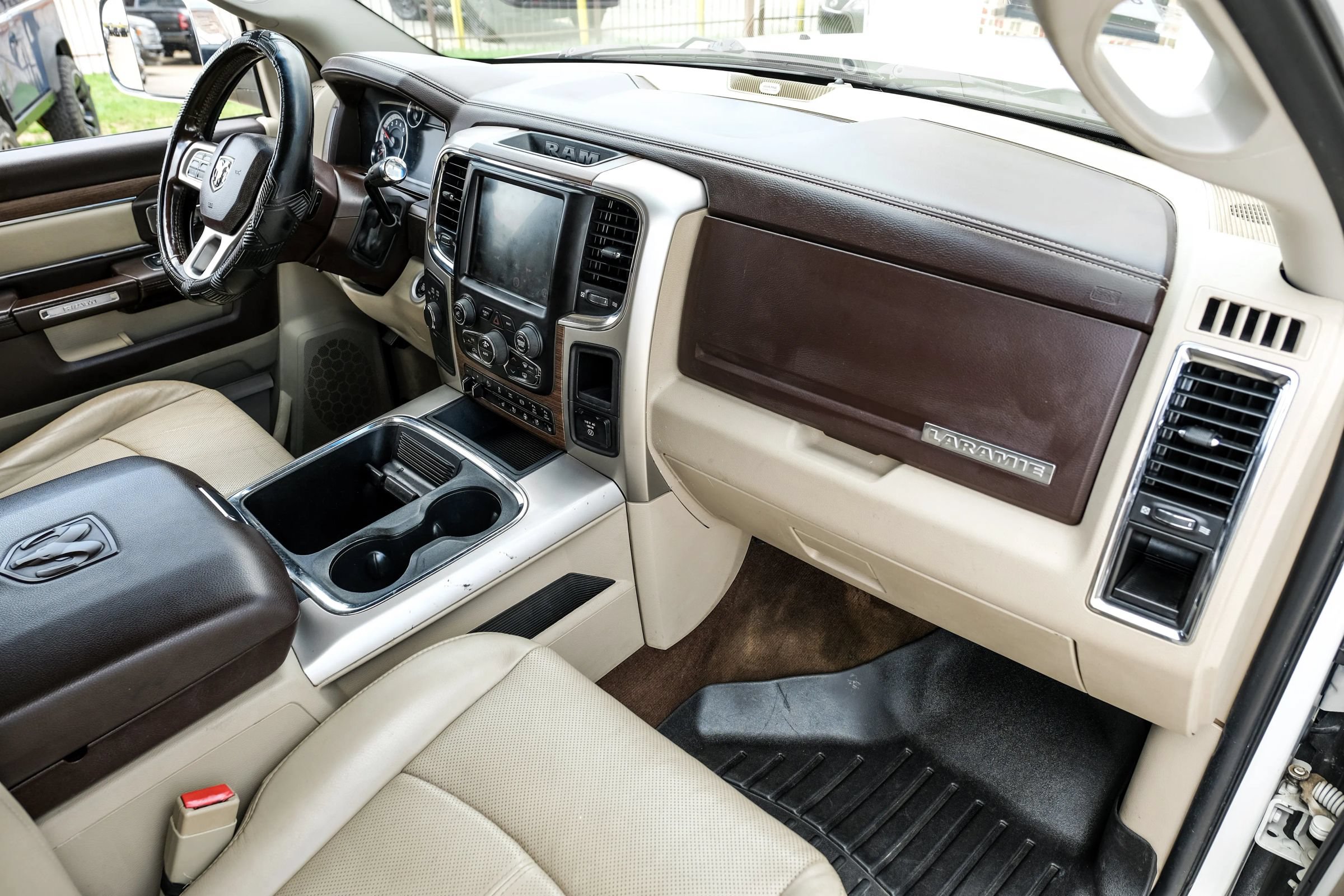 Used 2018 RAM 2500 Laramie AWD/4WD image 14