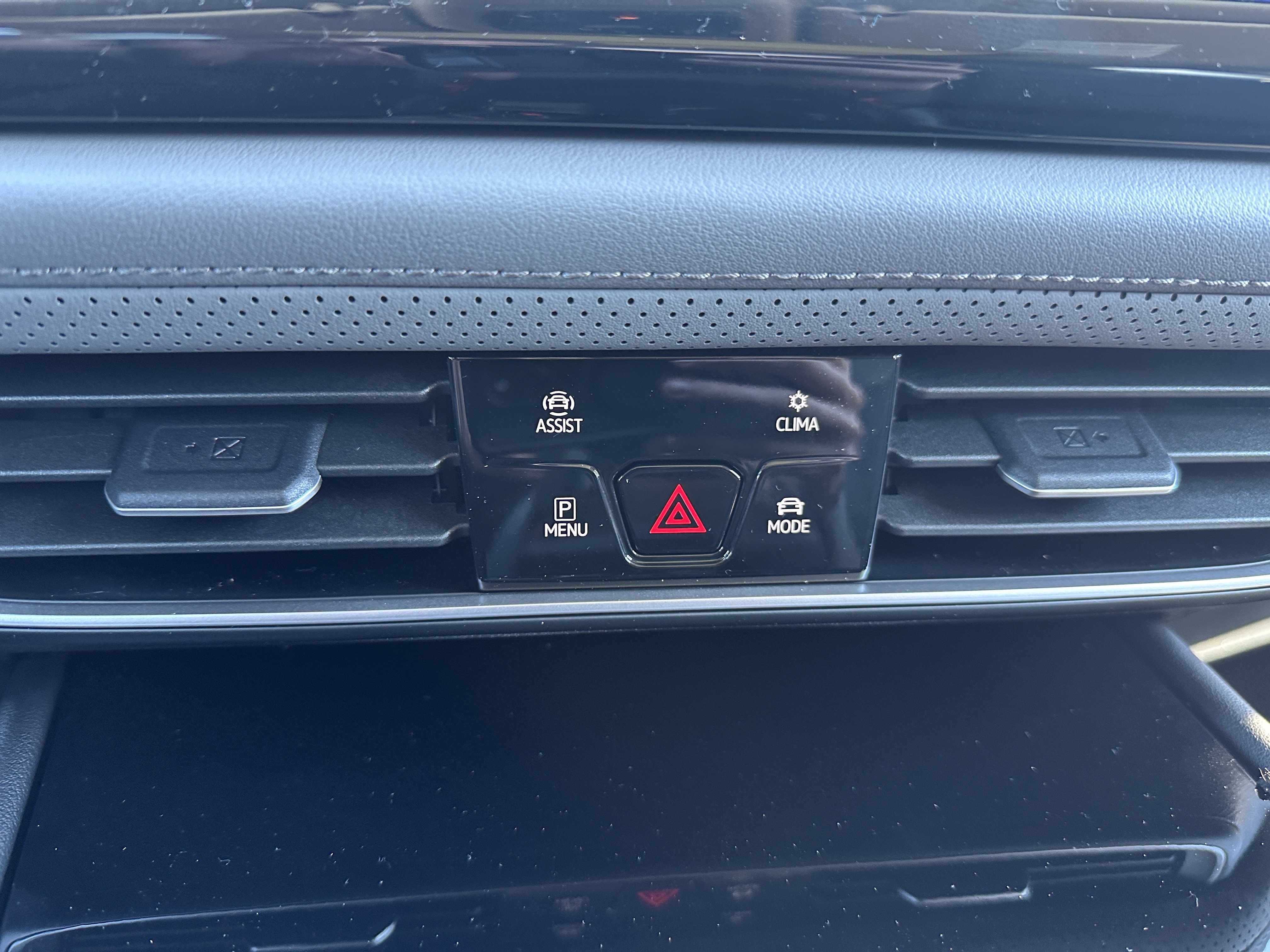 New 2026 Volkswagen Atlas Peak Edition image 18