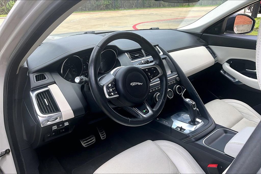 Used 2019 Jaguar E-PACE R-Dynamic S image 18