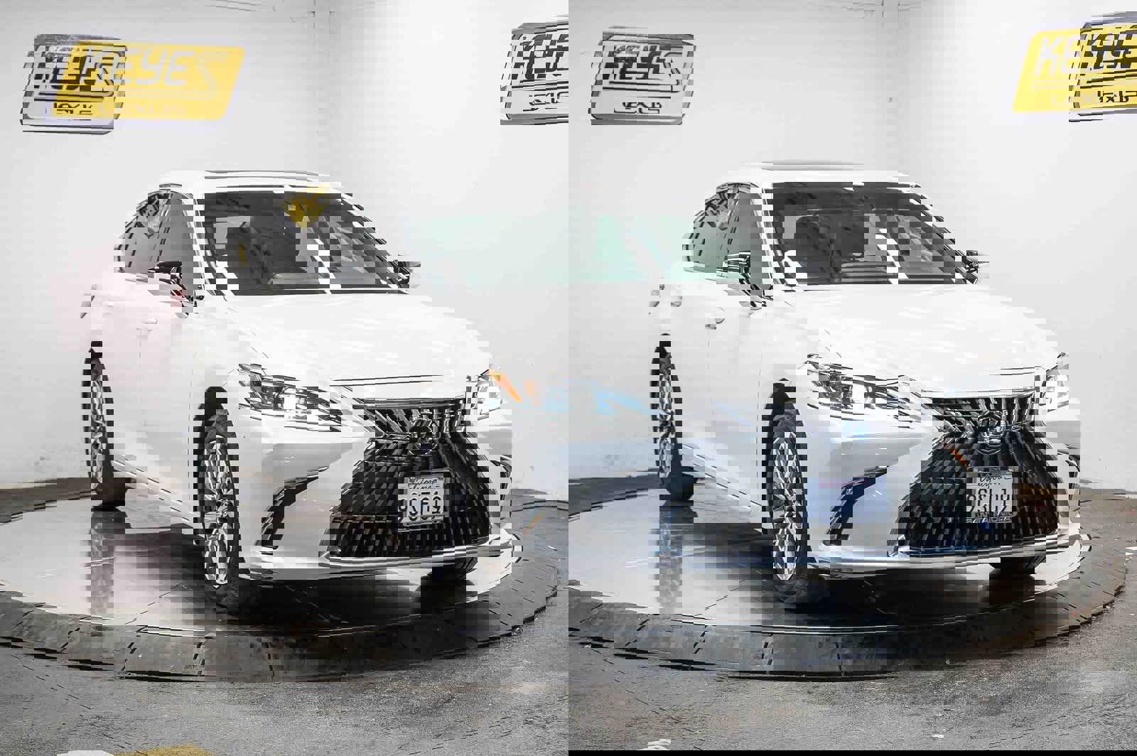 Used 2022 Lexus ES 350 image 5