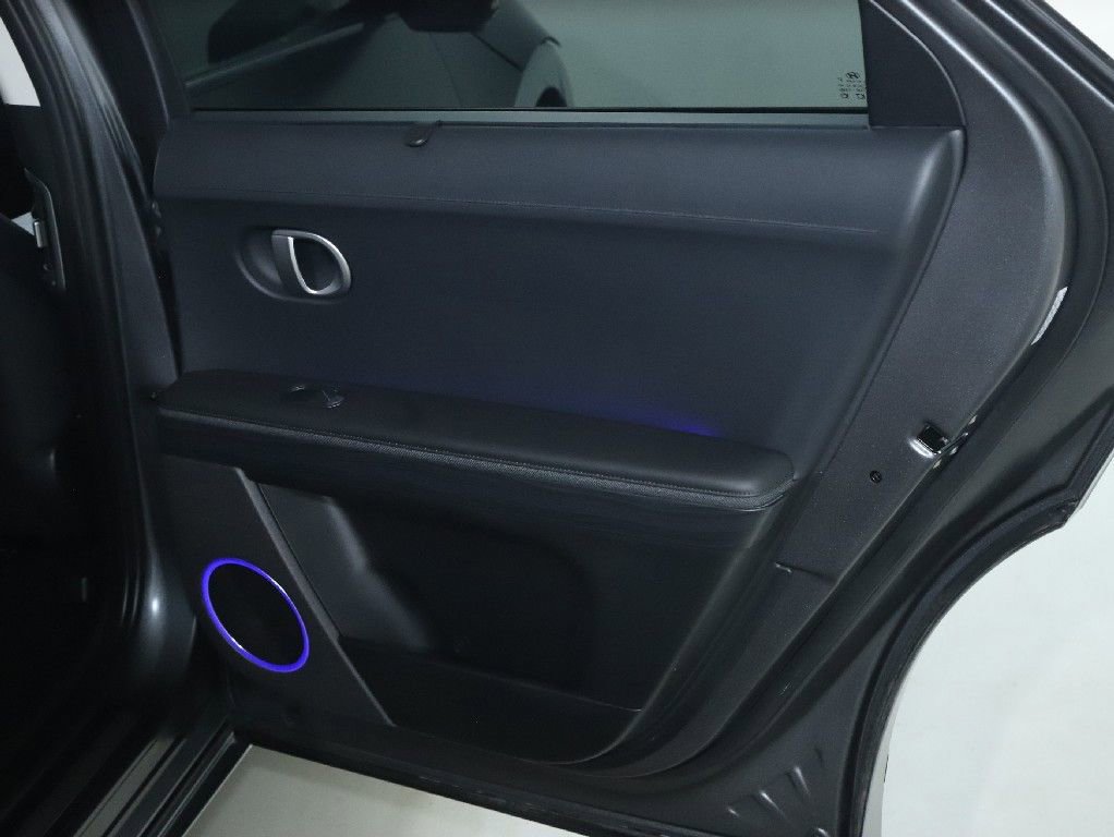 Used 2022 Hyundai Ioniq 5 Limited image 32