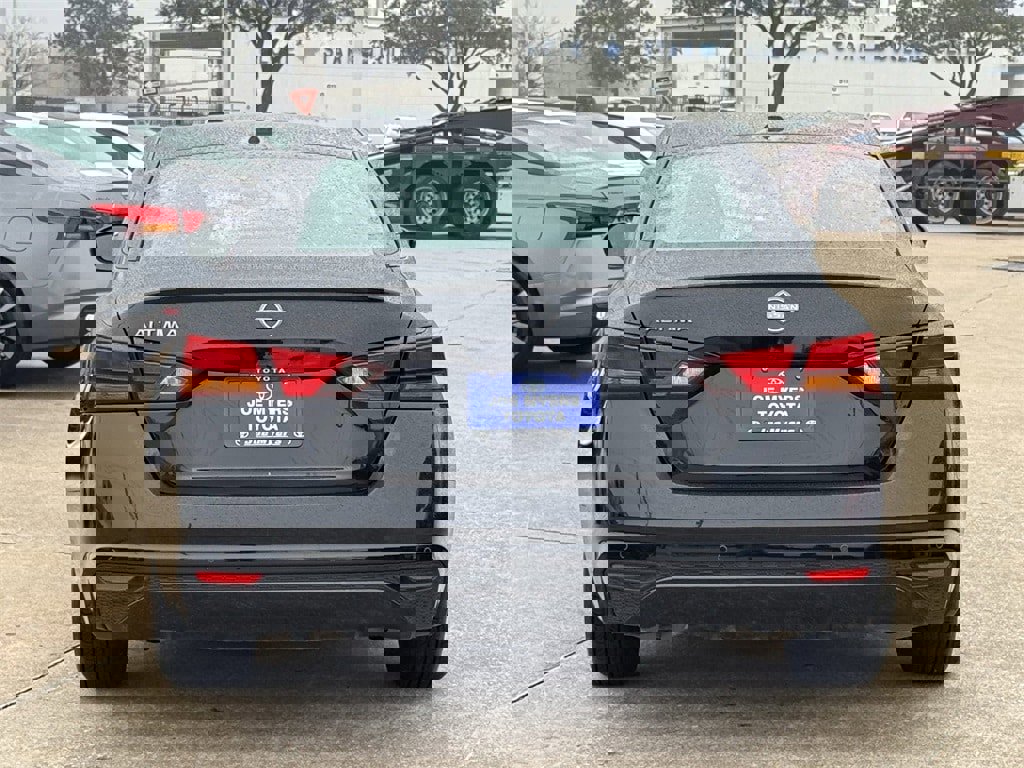 Used 2025 Nissan Altima 2.5 SV image 6