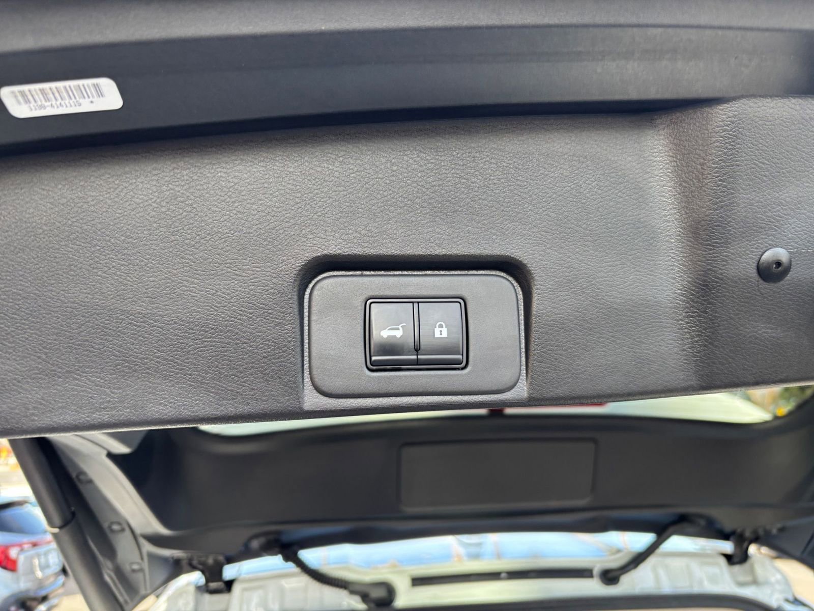 Used 2025 Nissan Rogue SV FWD image 23