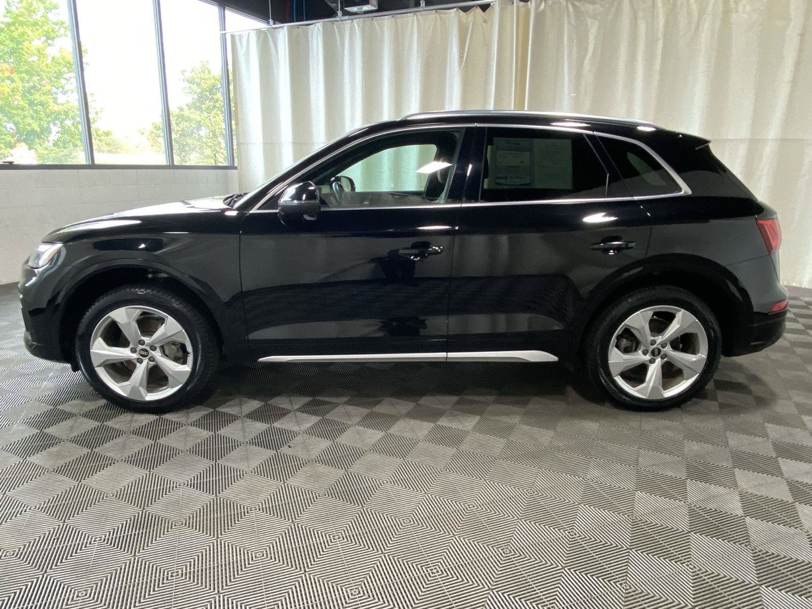 Used 2021 Audi Q5 2.0T Premium Plus w/ Premium Plus Package AWD/4WD image 9