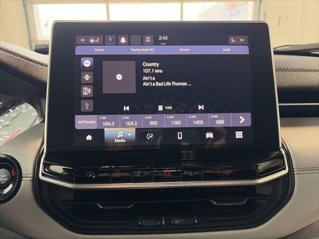 Used 2024 Jeep Compass Limited image 21