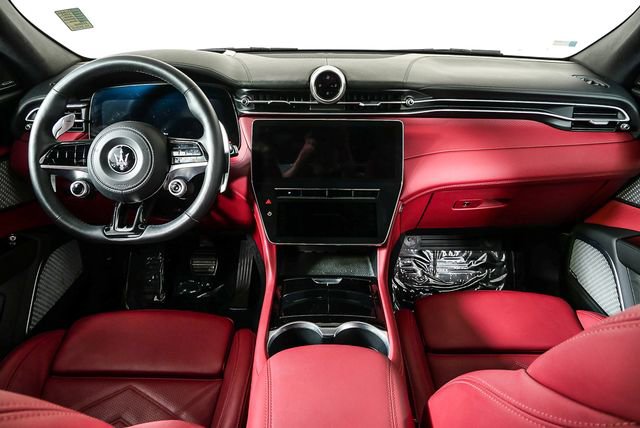 Used 2023 Maserati Grecale Modena AWD/4WD image 20