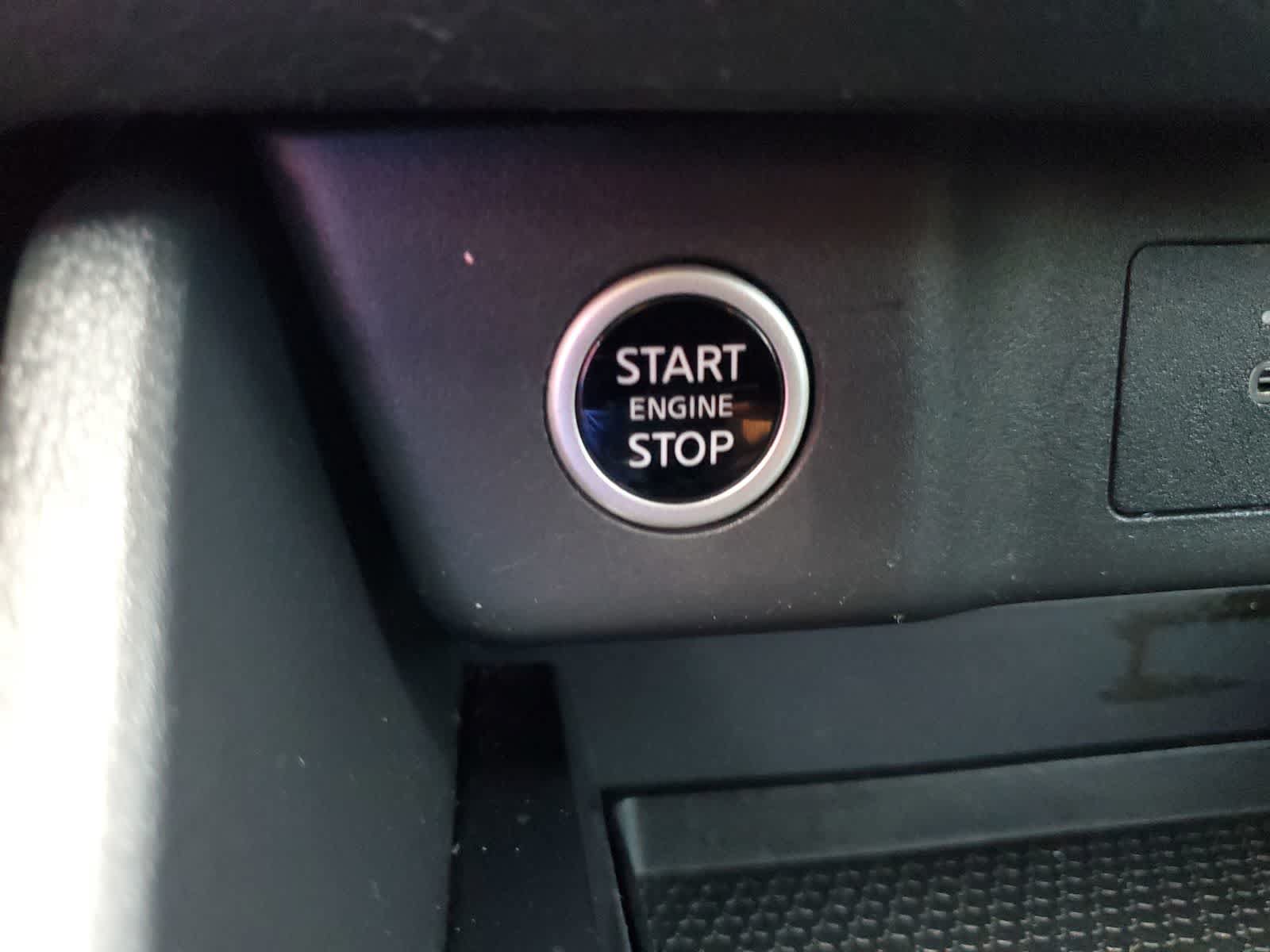 Used 2023 Nissan Rogue SV AWD/4WD image 21