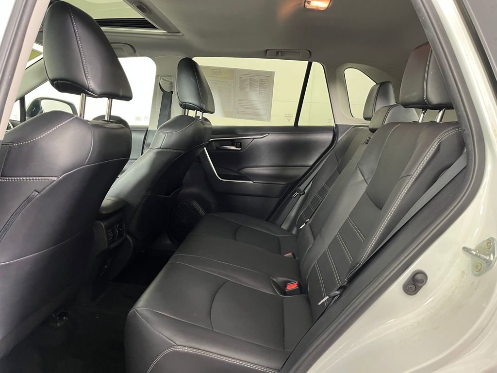 Used 2021 Toyota RAV4 XLE Premium image 13
