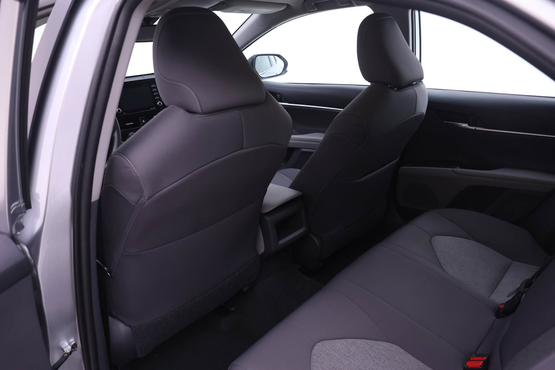 Used 2021 Toyota Camry LE FWD image 11