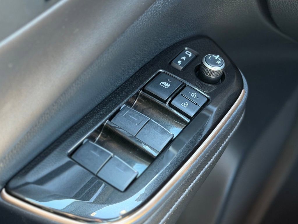 Used 2025 Toyota Crown Nightshade AWD/4WD image 21