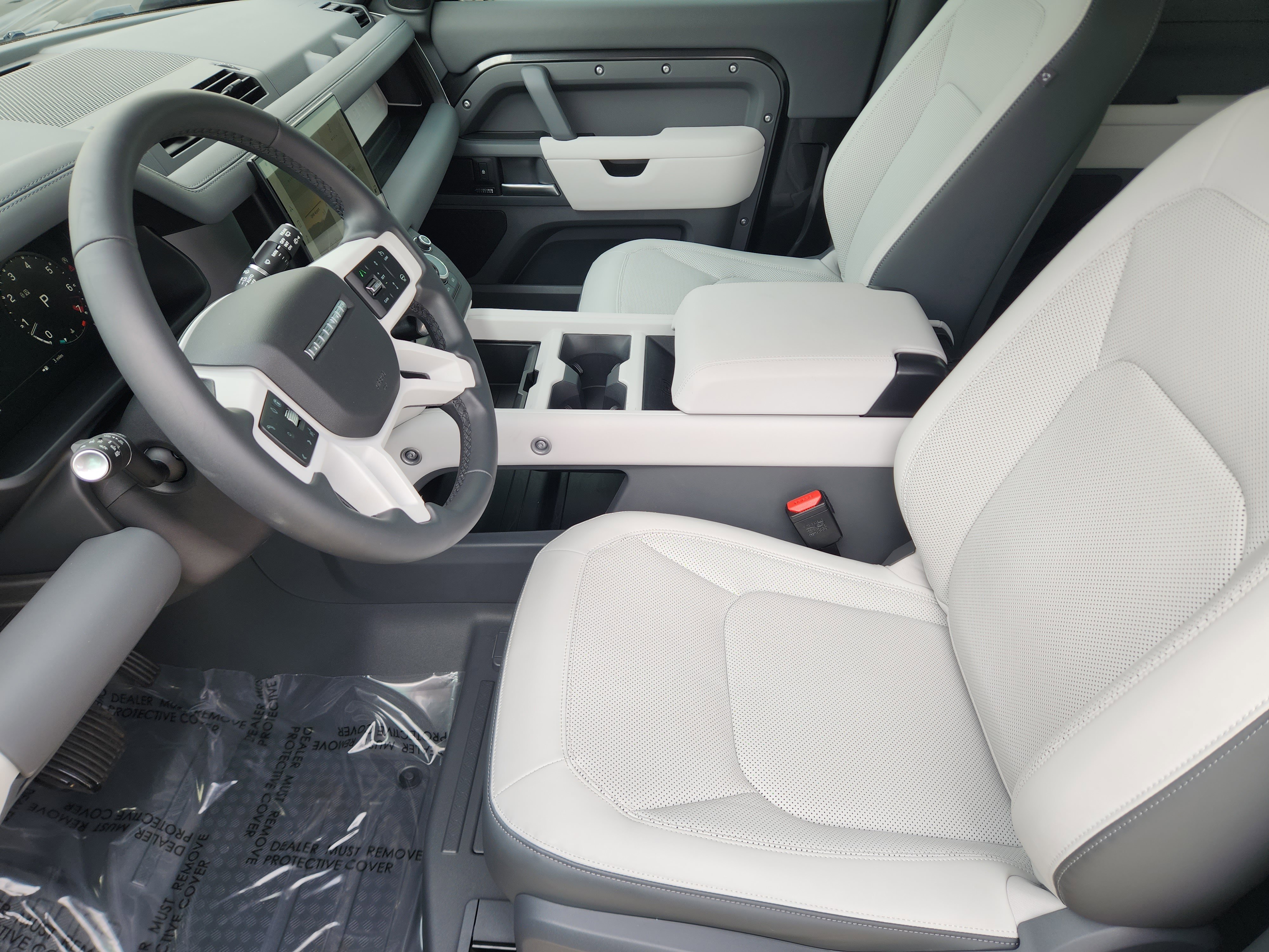 Certified 2025 Land Rover Defender 90 X-Dynamic SE image 8