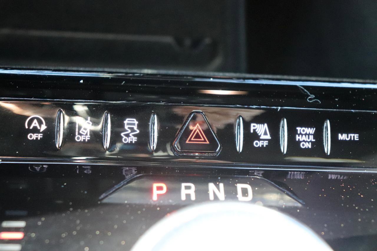 Used 2024 Jeep Wagoneer Series II w/ Flexible Seating Group AWD/4WD image 45