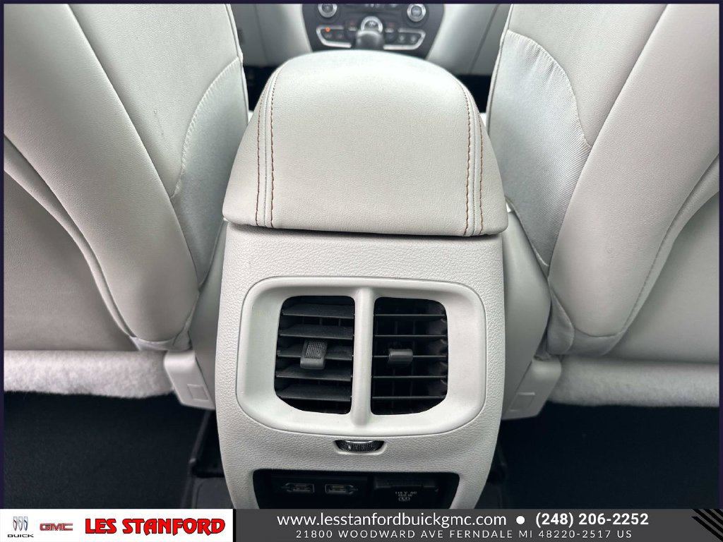 Used 2022 Jeep Cherokee Limited AWD/4WD image 16
