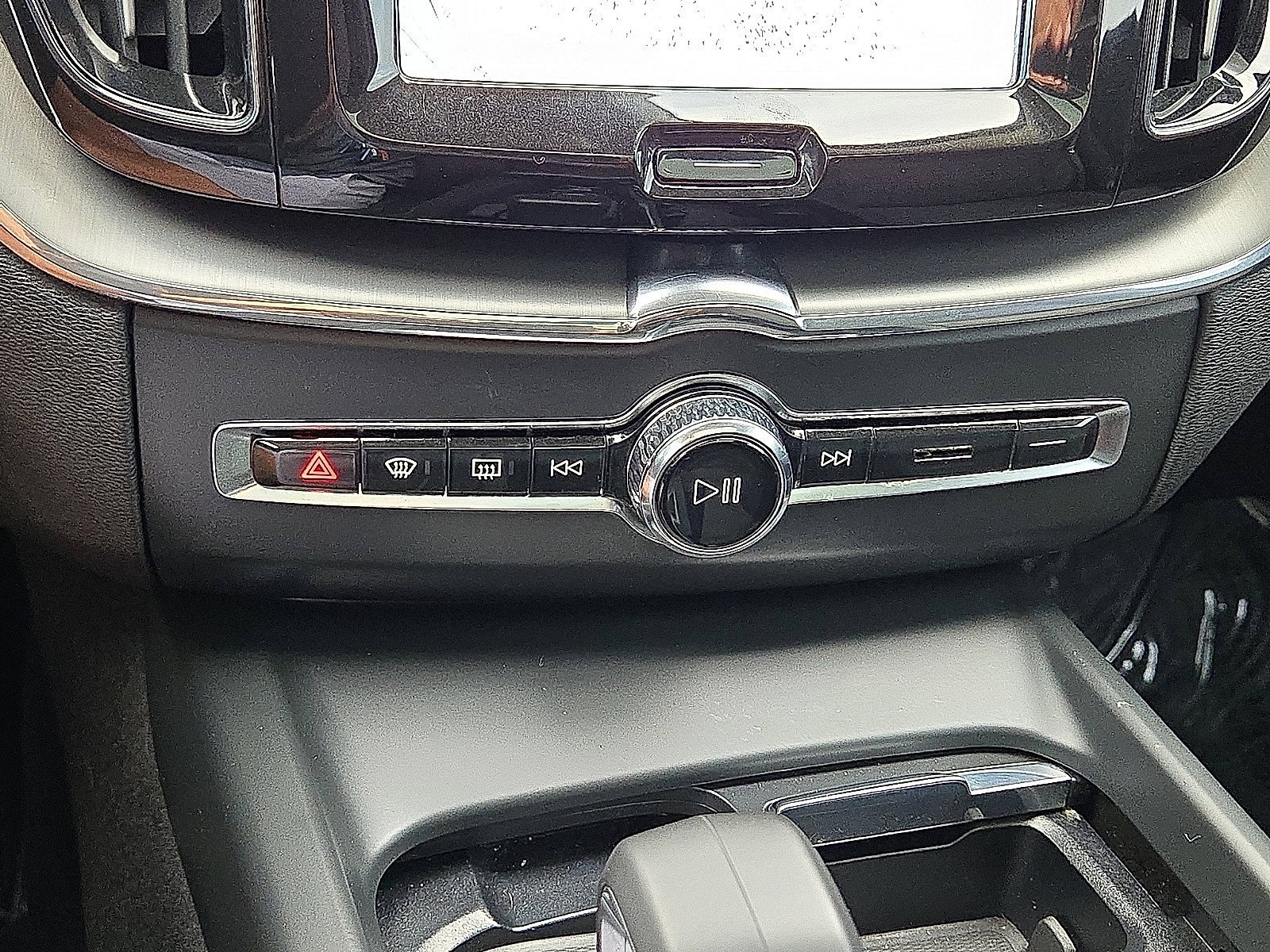 Used 2024 Volvo XC60 T8 Core AWD/4WD image 29