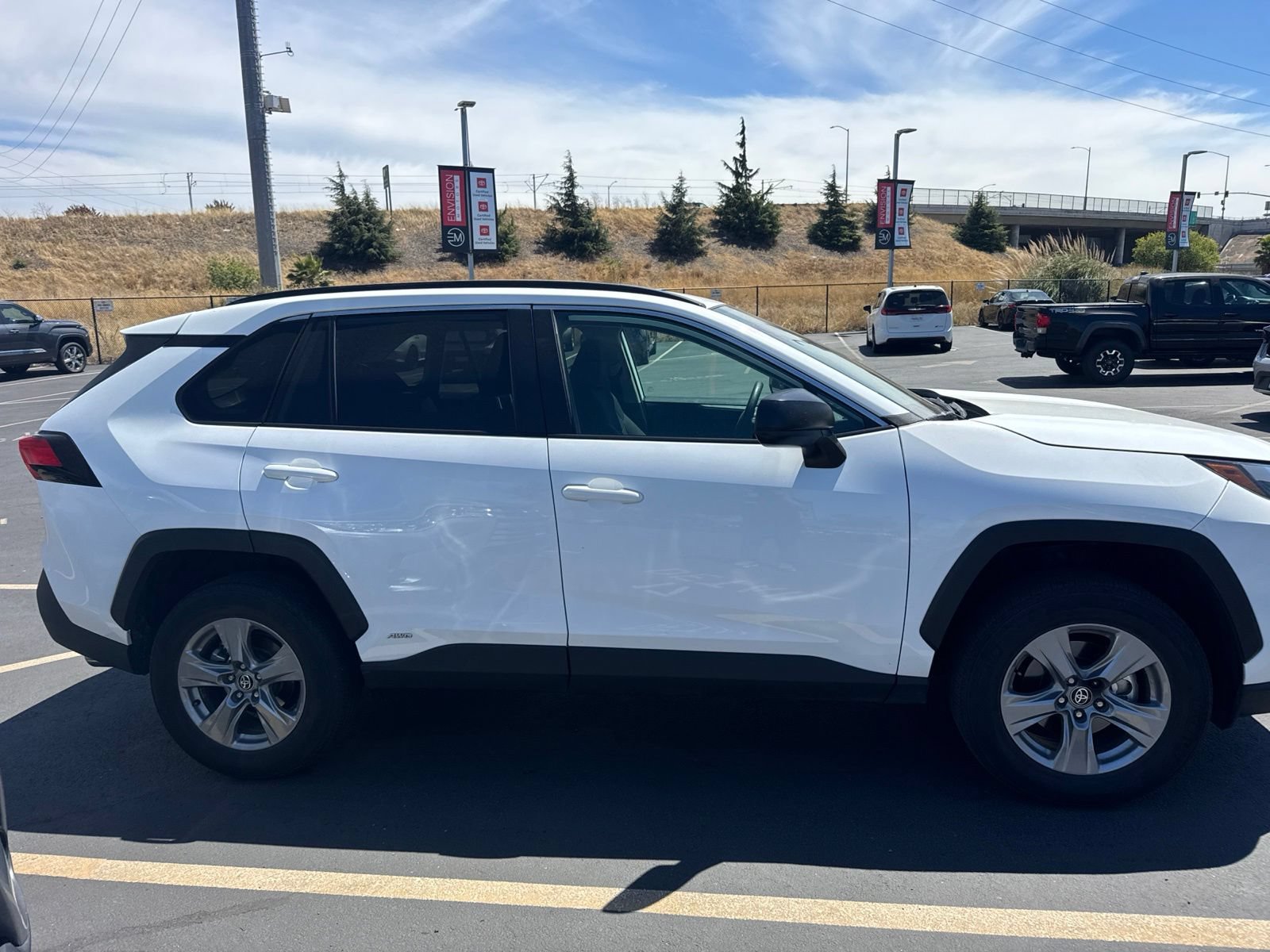 Certified 2025 Toyota RAV4 LE AWD/4WD image 8
