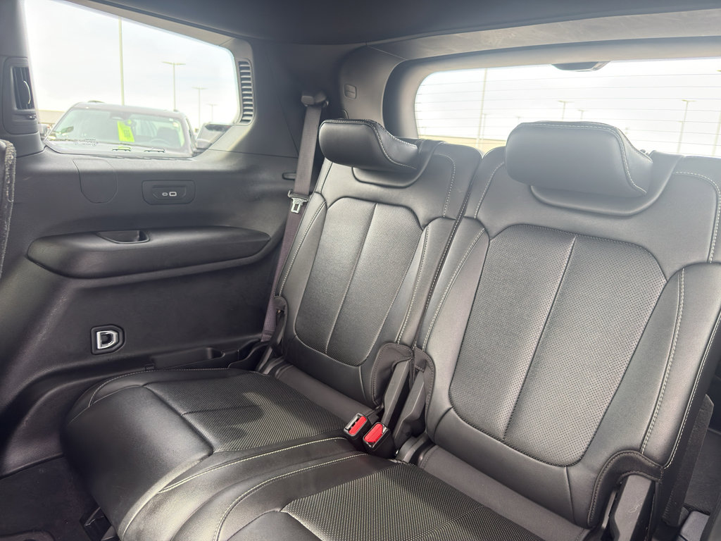 Used 2025 Jeep Grand Cherokee L Limited w/ Luxury Tech Group II AWD/4WD image 36