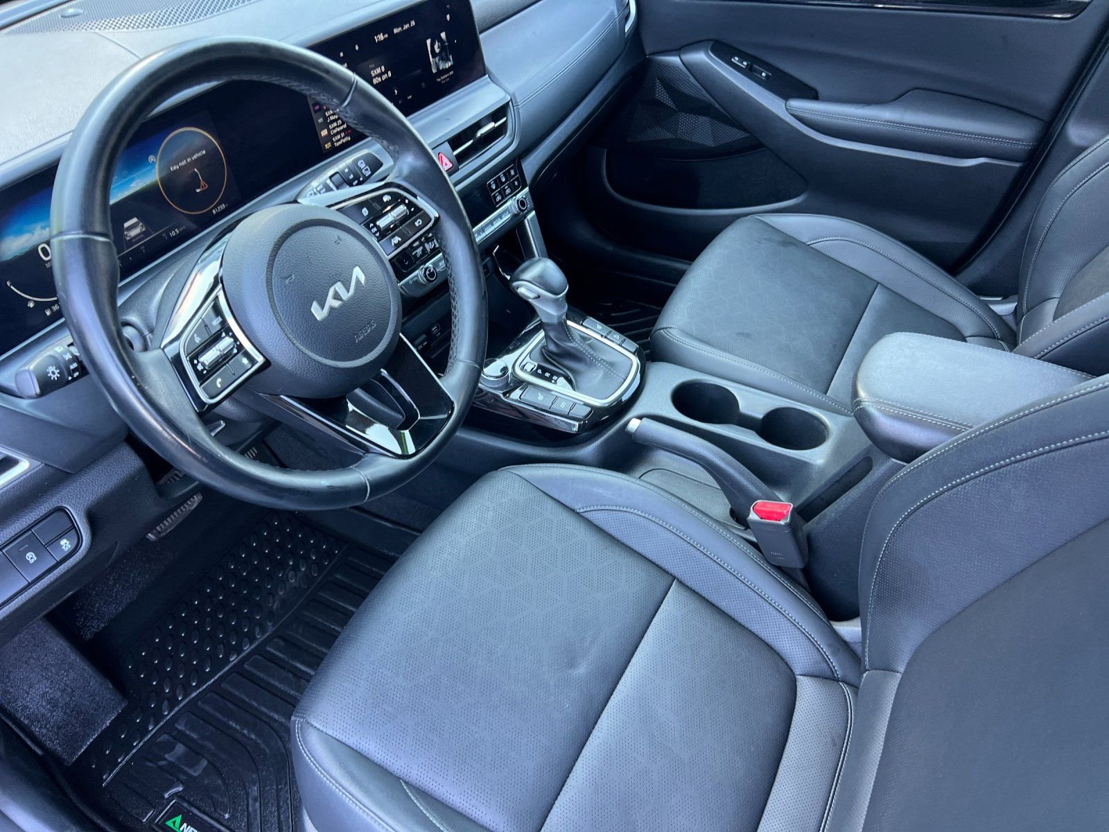 Used 2024 Kia Seltos EX FWD image 10