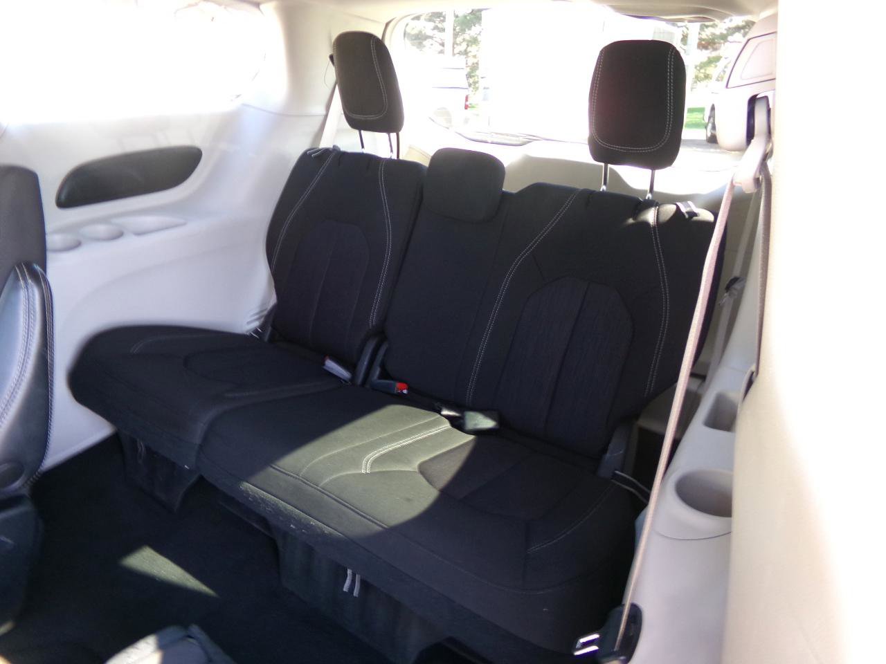 Used 2022 Chrysler Voyager LX FWD image 39