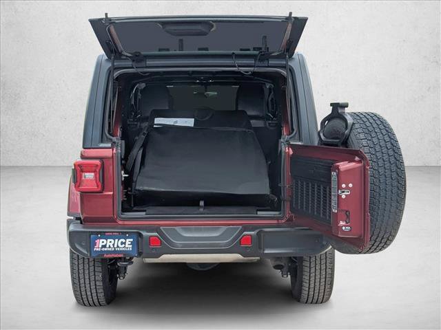 Used 2021 Jeep Wrangler Unlimited Sahara AWD/4WD image 7