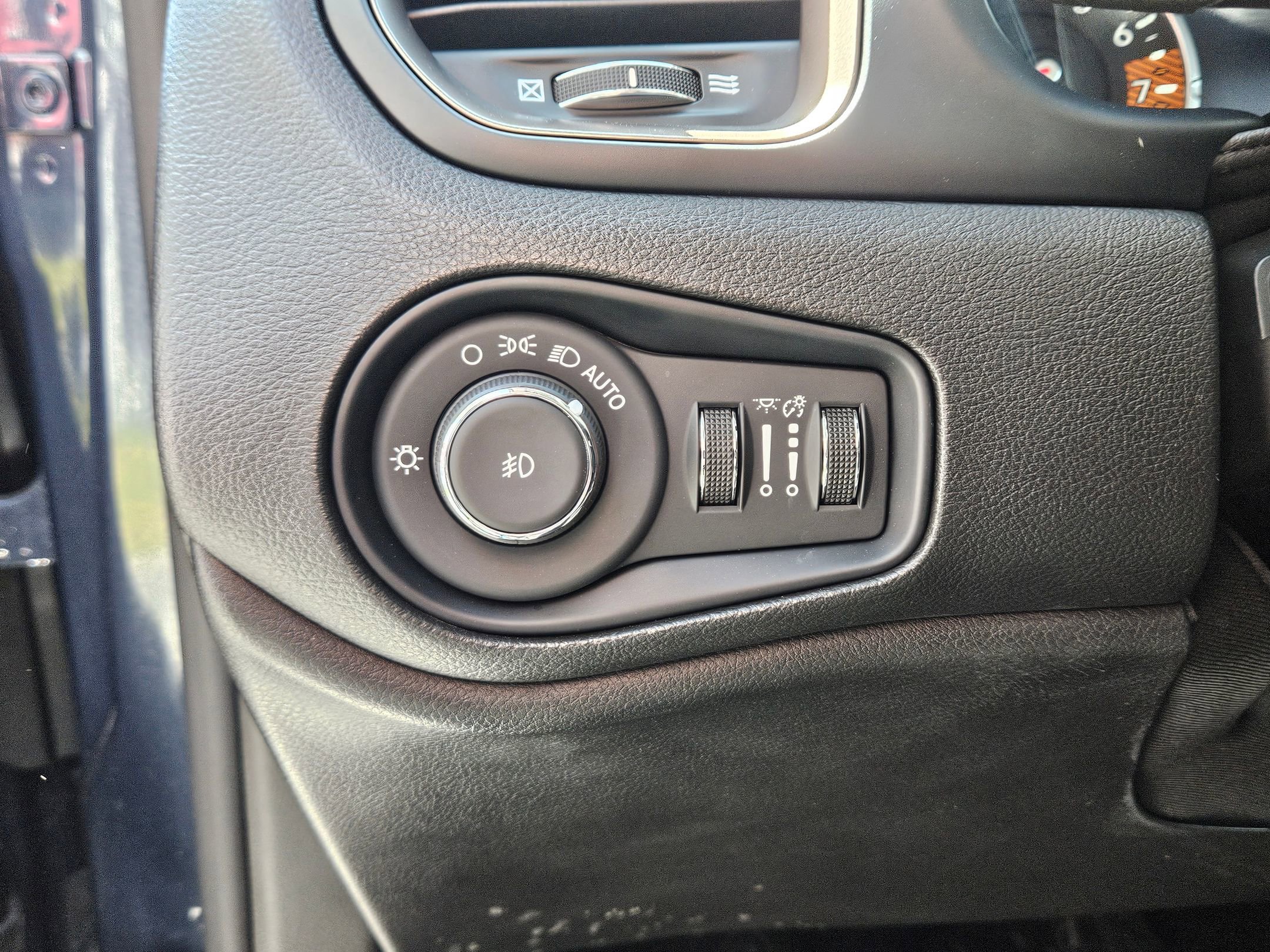 Used 2023 Jeep Renegade Latitude image 20