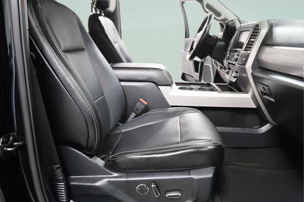 Used 2017 Ford F250 Lariat w/ Lariat Ultimate Package image 30