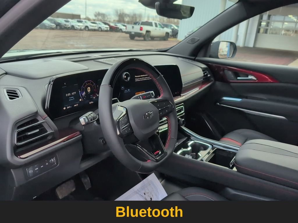 Used 2025 Chevrolet Traverse RS image 11