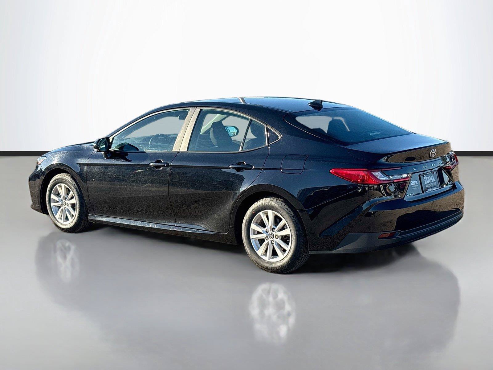 Used 2025 Toyota Camry LE FWD image 10