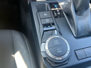 Used 2025 Toyota Tacoma SR5 AWD/4WD image 15