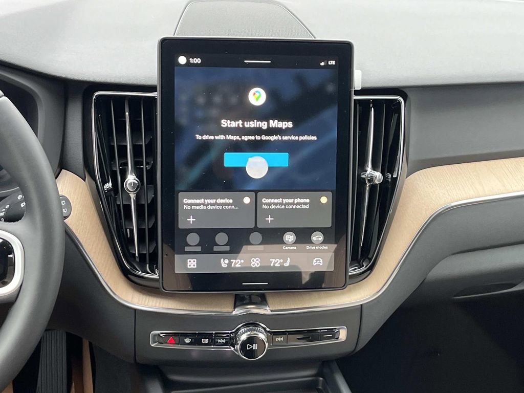 New 2026 Volvo XC60 B5 Plus w/ Climate Package image 16