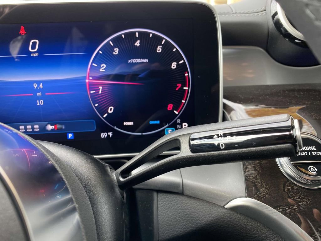 Certified 2025 Mercedes-Benz GLC 300 4MATIC image 31