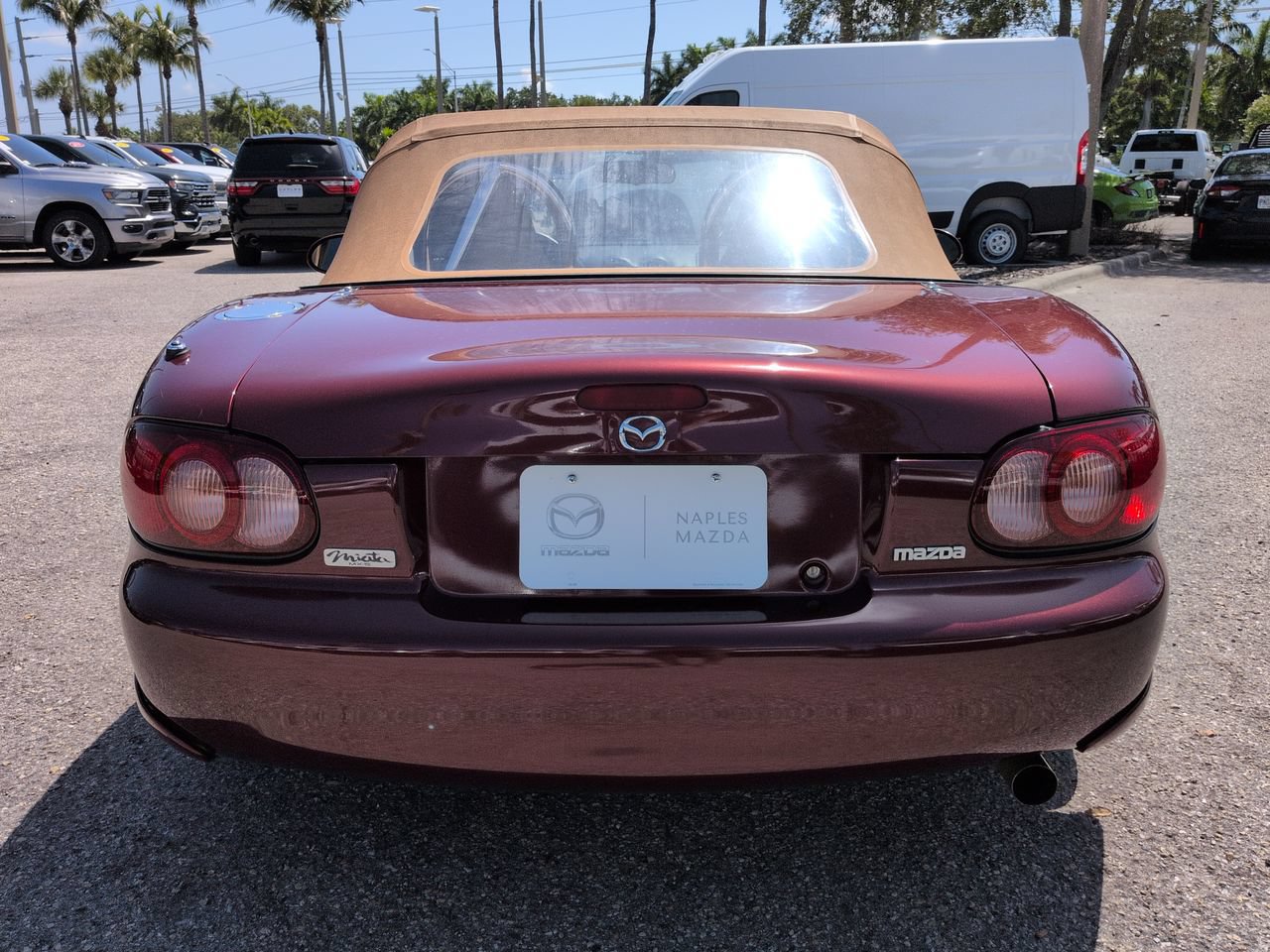 Used 2003 MAZDA MX-5 Miata RWD image 6