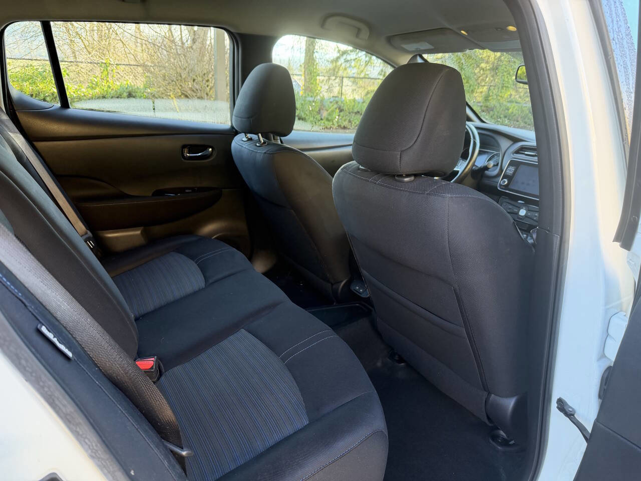 Used 2020 Nissan Leaf SV w/ SV Technology Package image 21