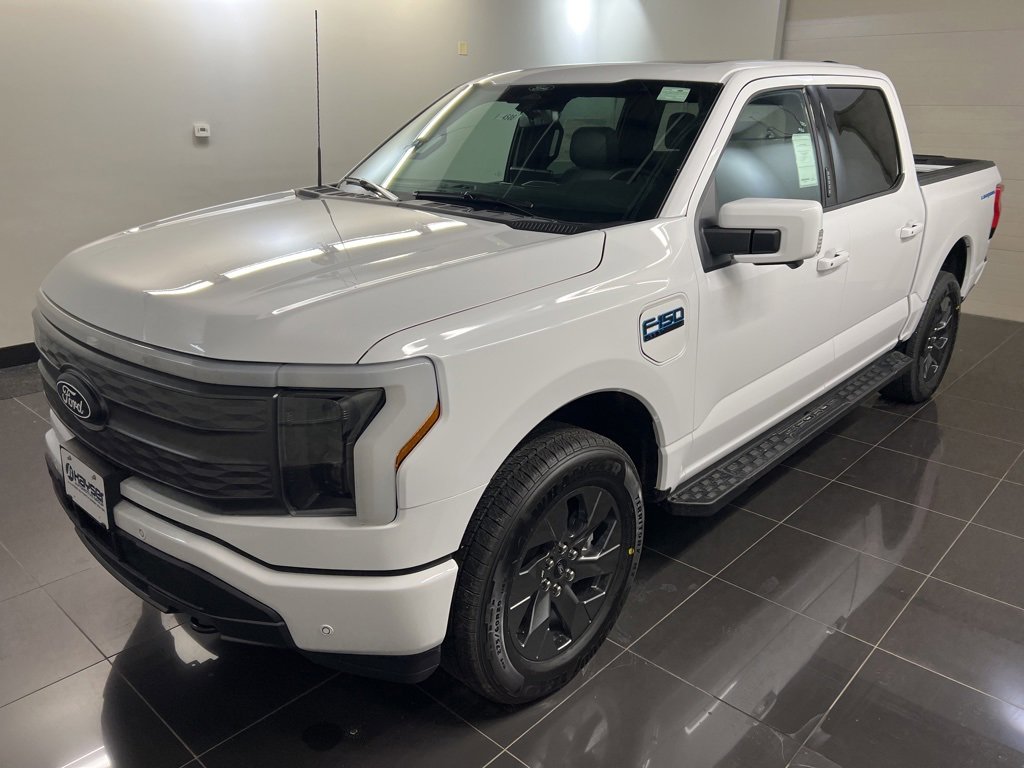 New 2025 Ford F150 Lightning Lariat image 3