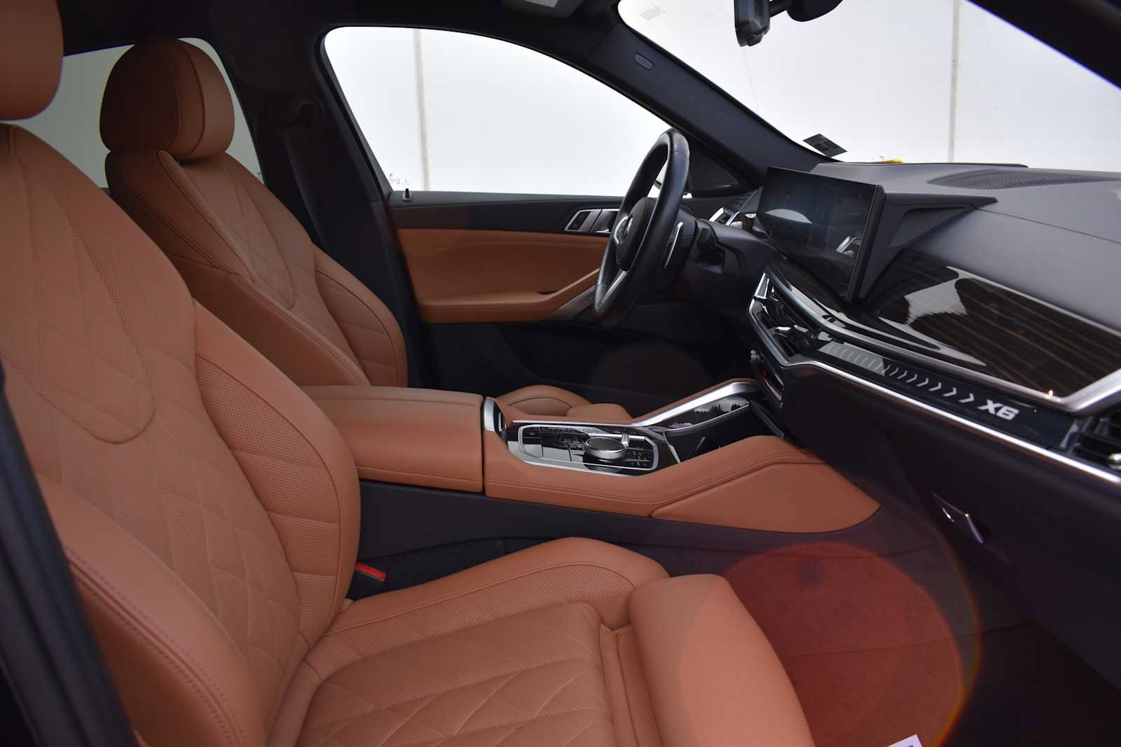 Used 2024 BMW X6 xDrive40i w/ Premium Package AWD/4WD image 10