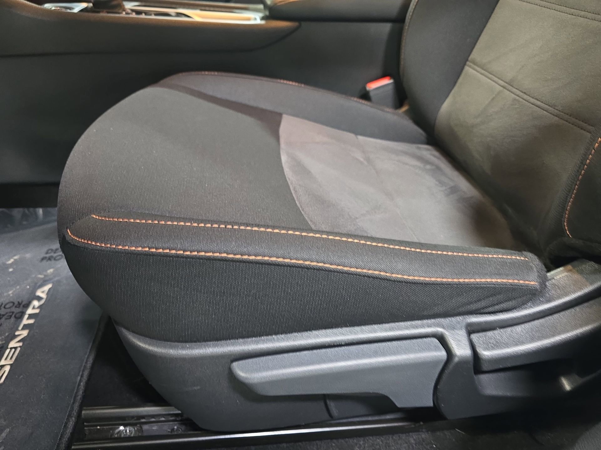 Used 2023 Nissan Sentra SR w/ Electronics Package FWD image 26